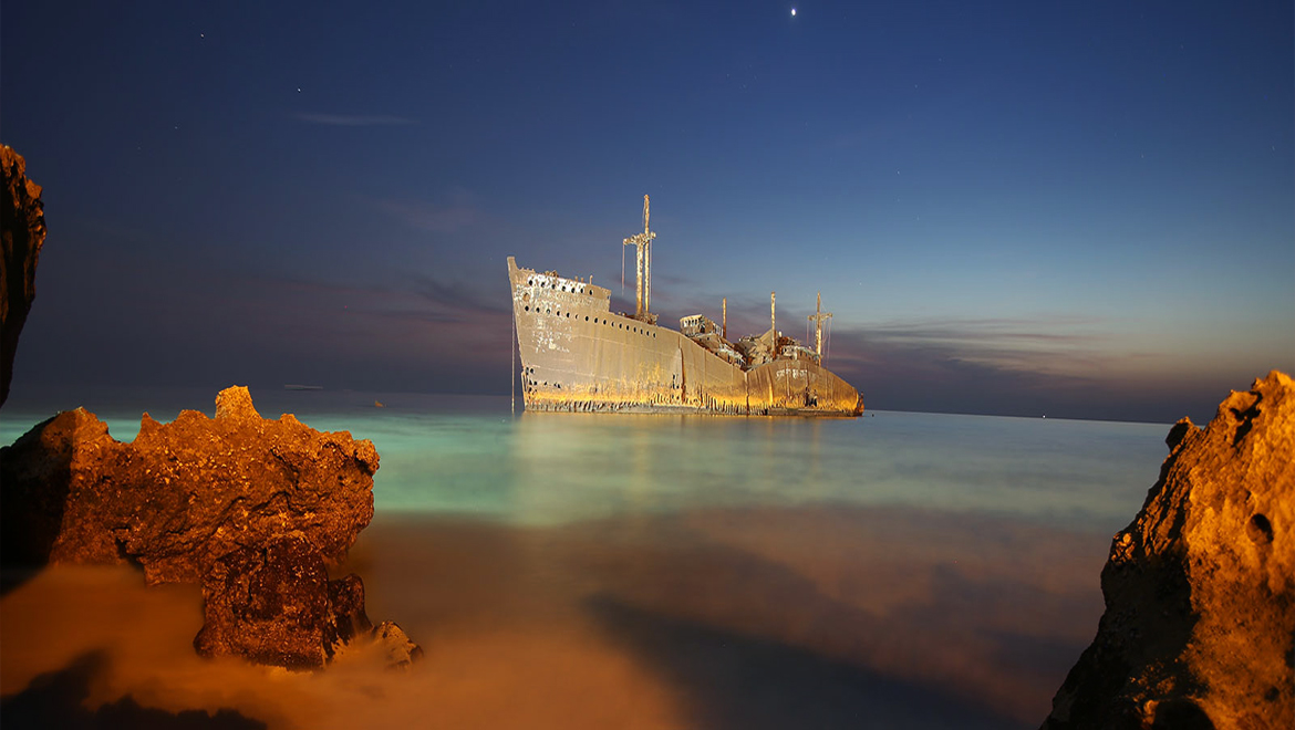 غروب کیش - کشتی یونانی